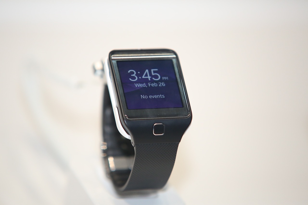 Smart watch used as a visual cue for digital phenotyping